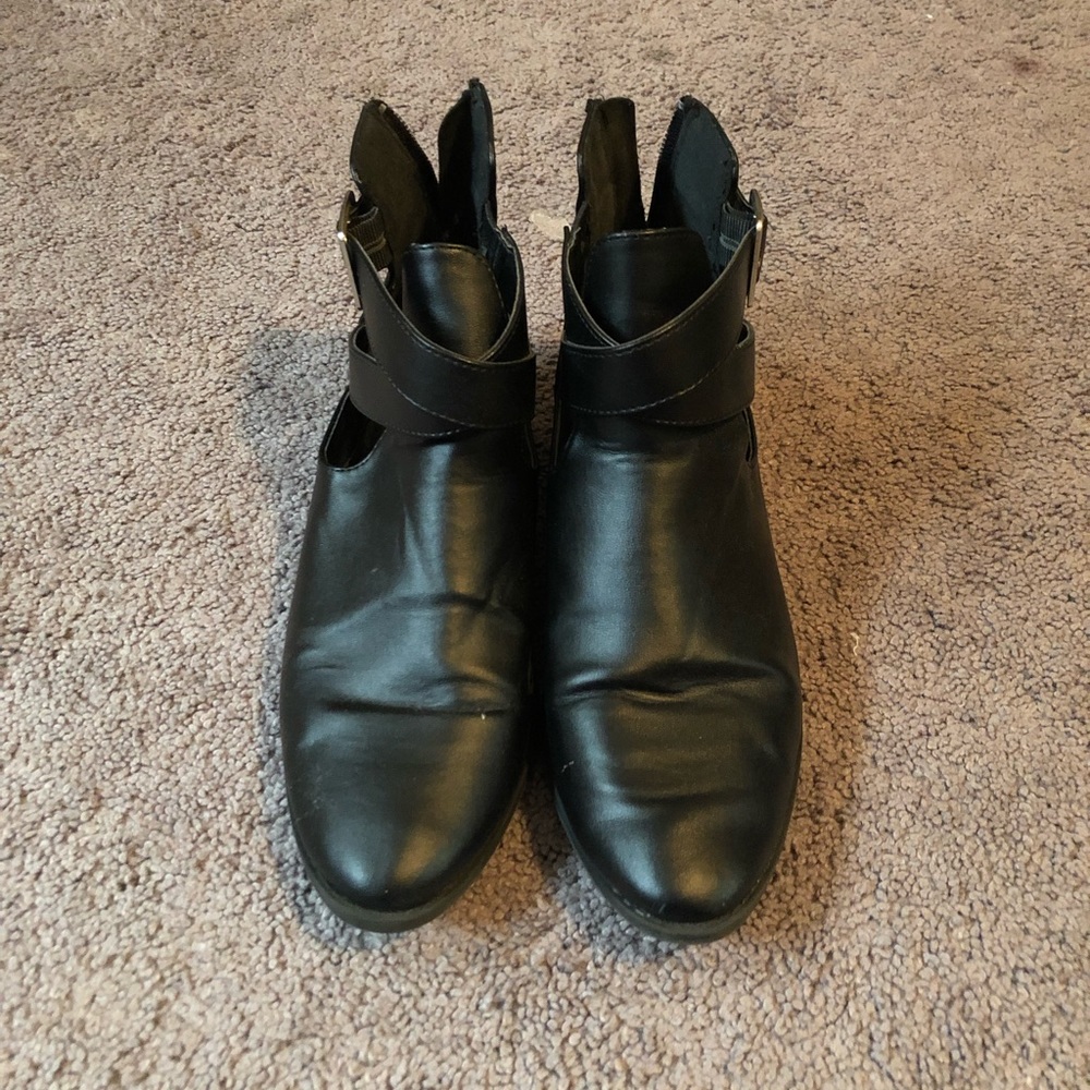 Black Booties. - Picture 2 of 4